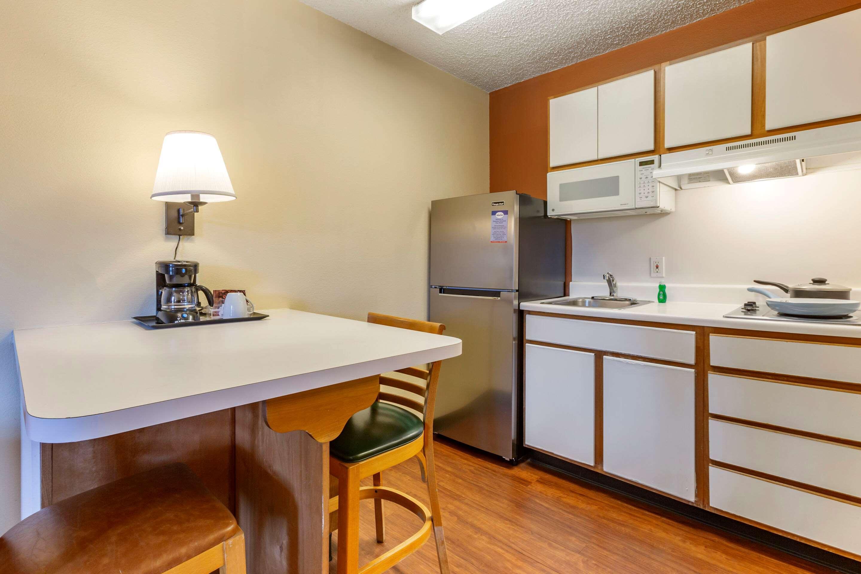 Suburban Hotel 2*