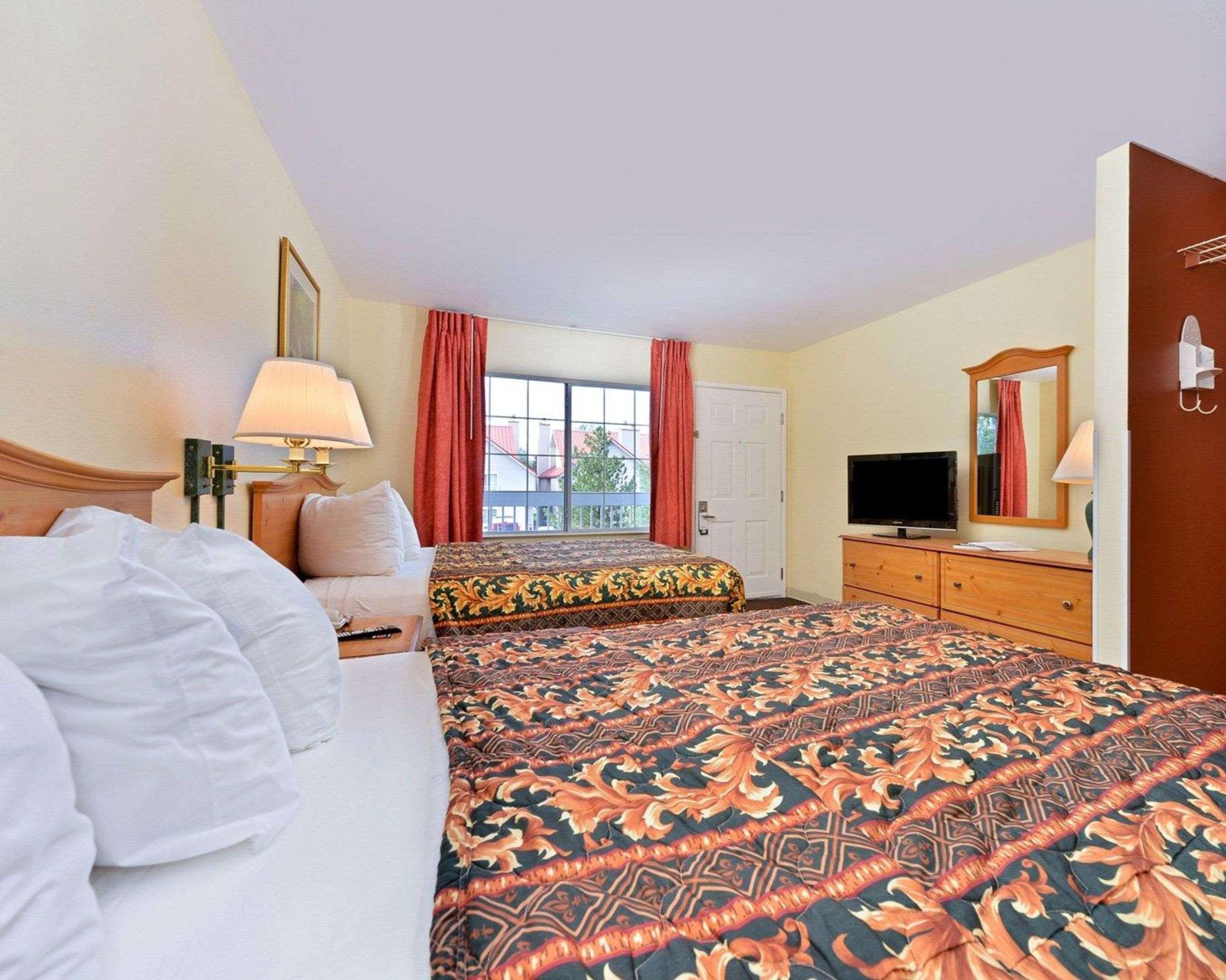 Suburban Hotel 2*