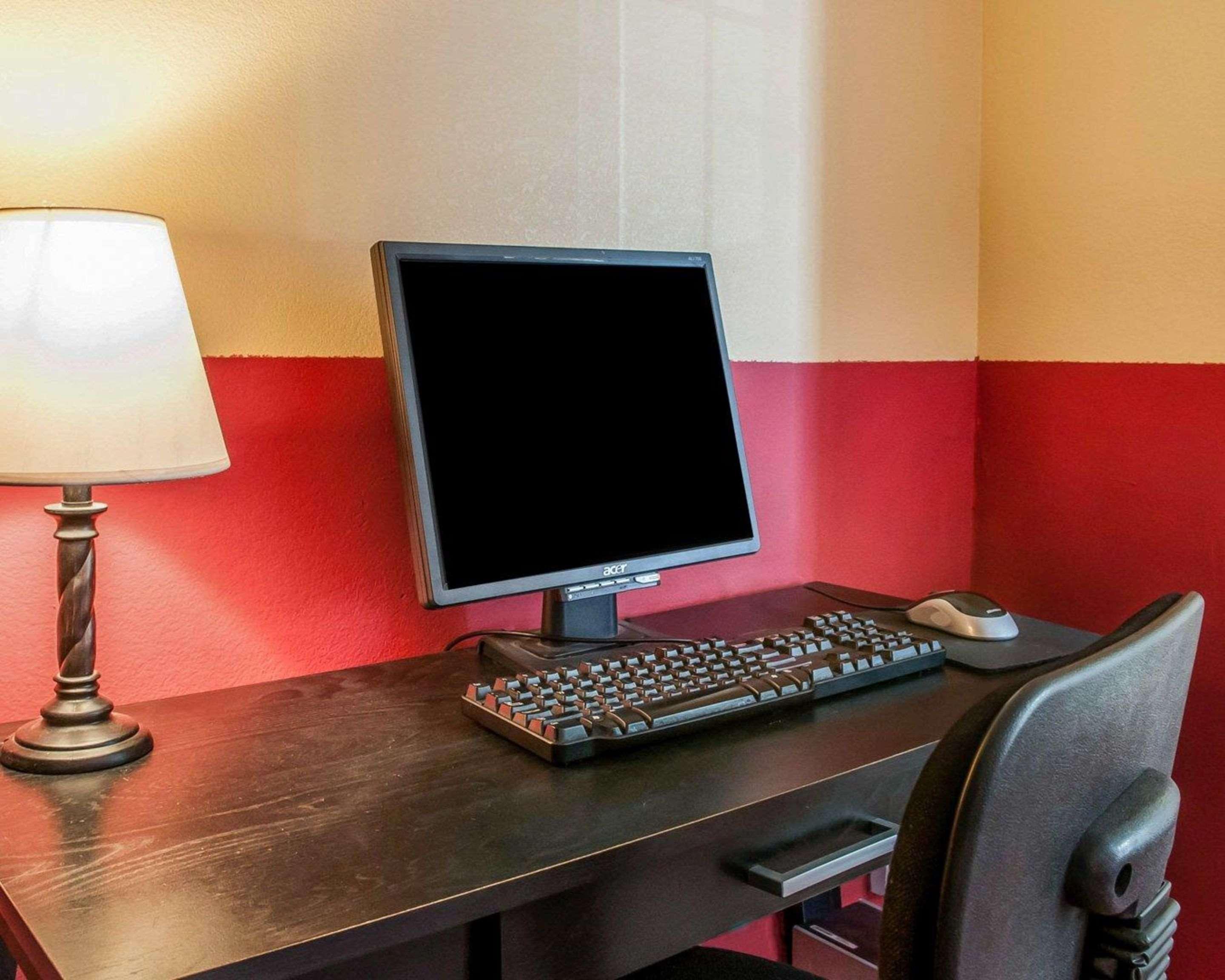 Suburban Hotel 2*