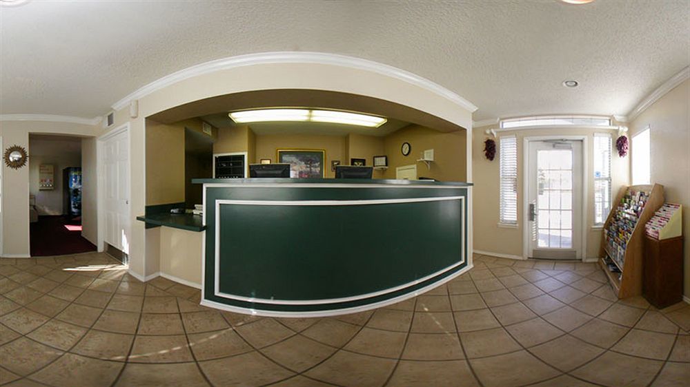 Suburban 2* Albuquerque