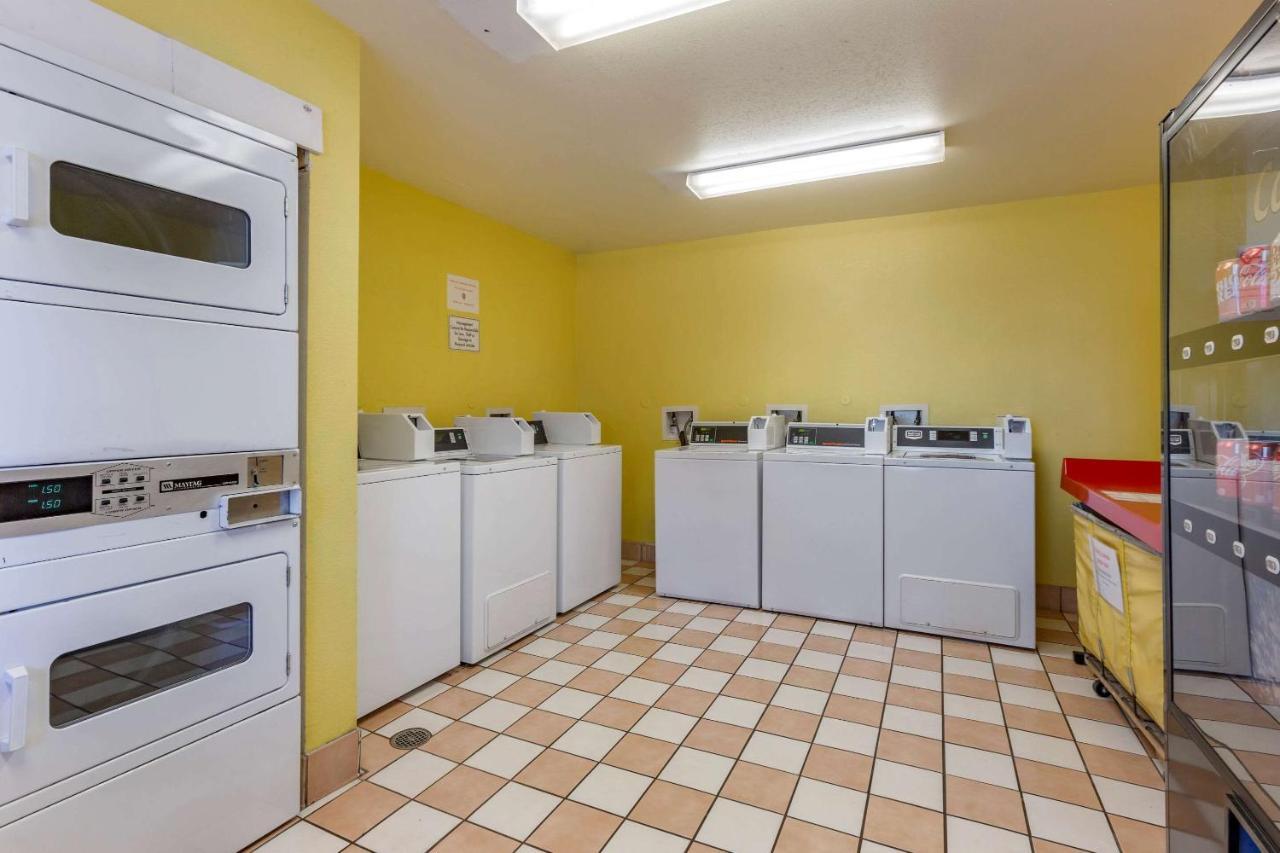 Suburban Midtown - University Hotel 2*