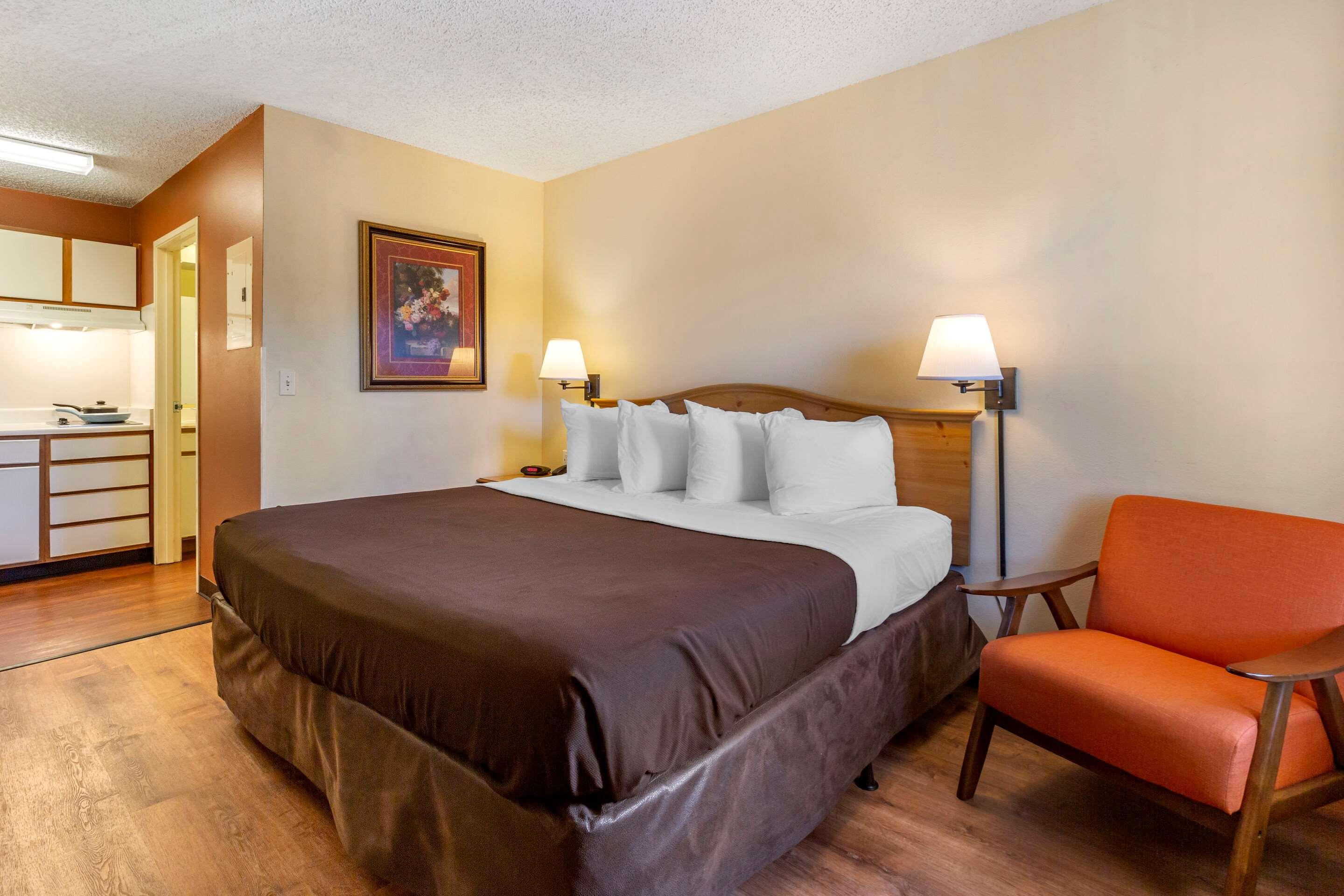 Hotel Suburban Midtown - University