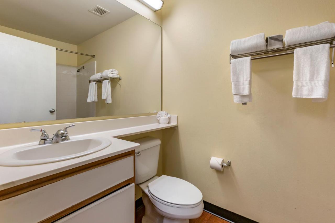 Suburban Hotel