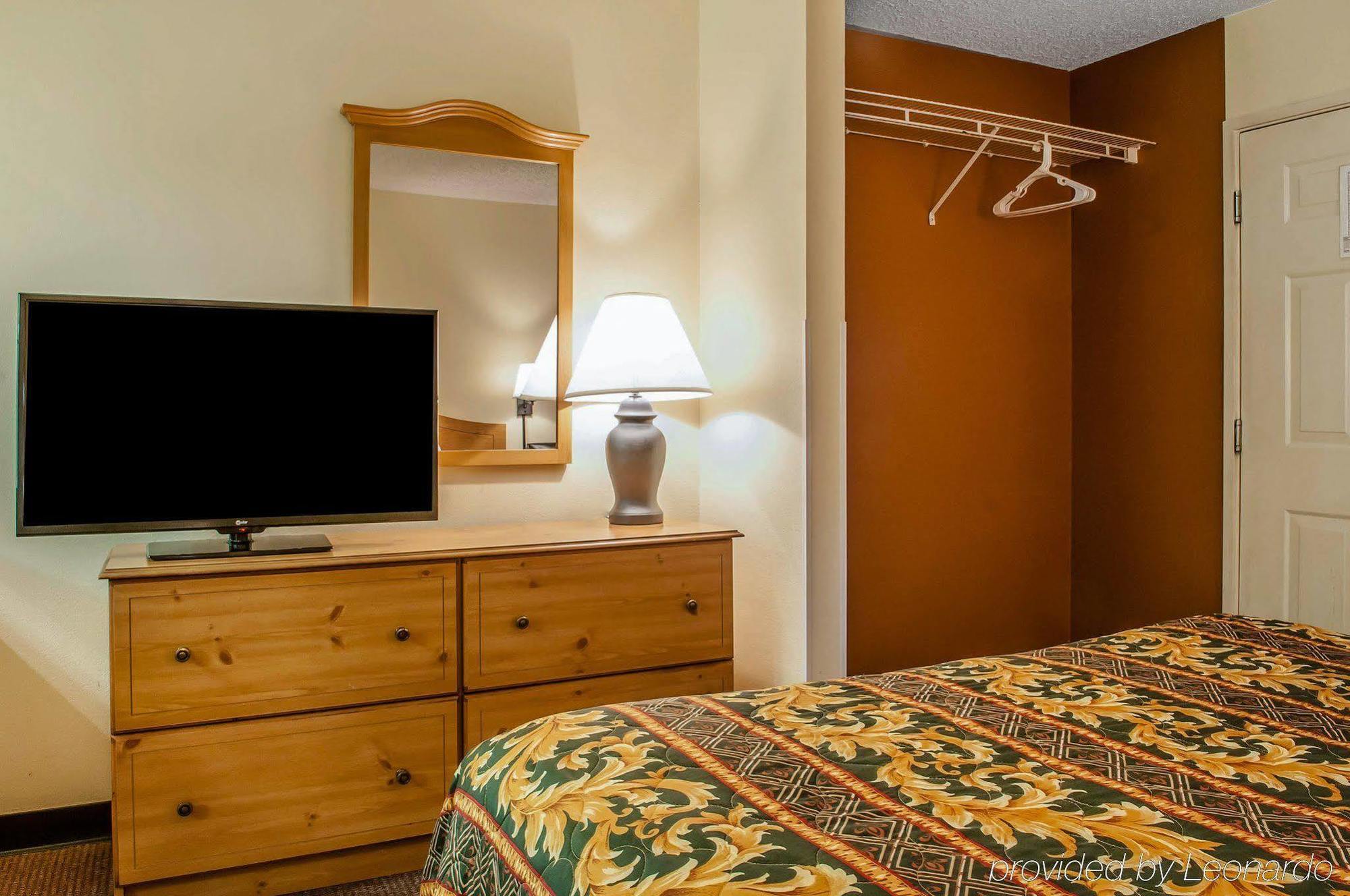 Suburban Hotel